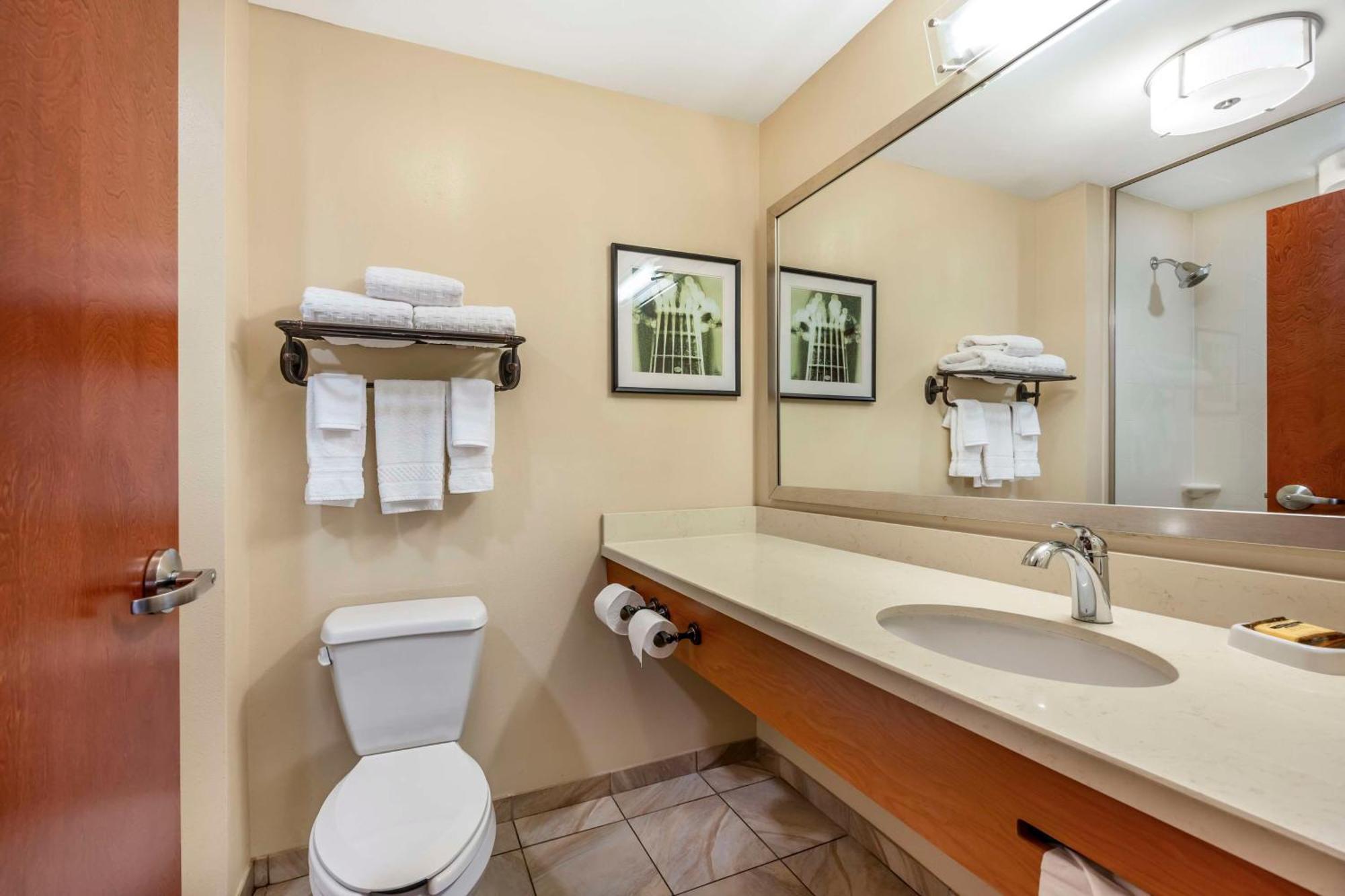Best Western Plus Tuscumbia/Muscle Shoals Hotel & Suites Exterior photo