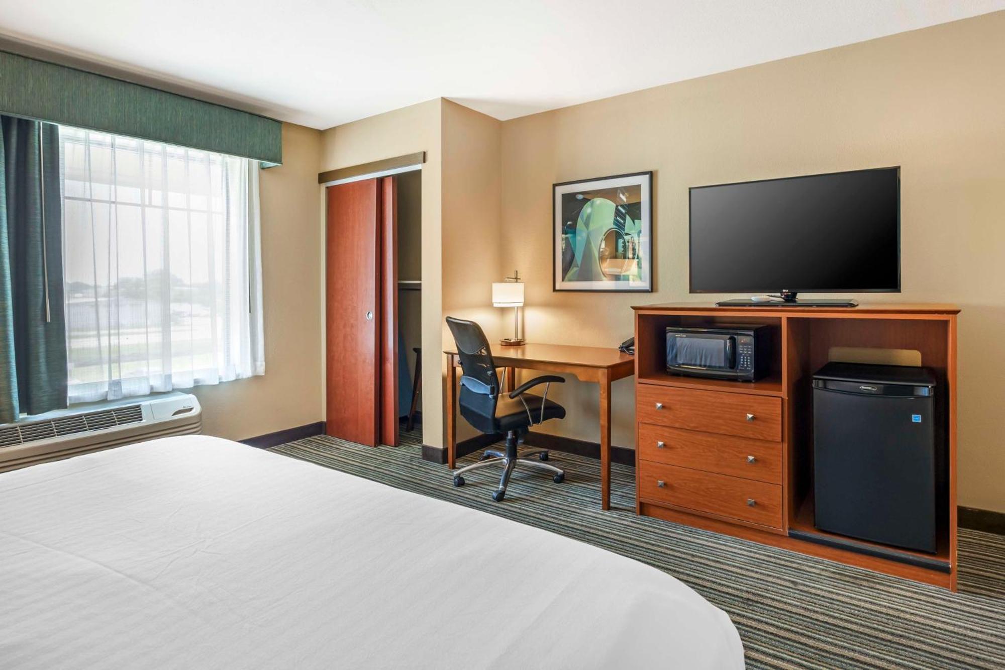 Best Western Plus Tuscumbia/Muscle Shoals Hotel & Suites Exterior photo