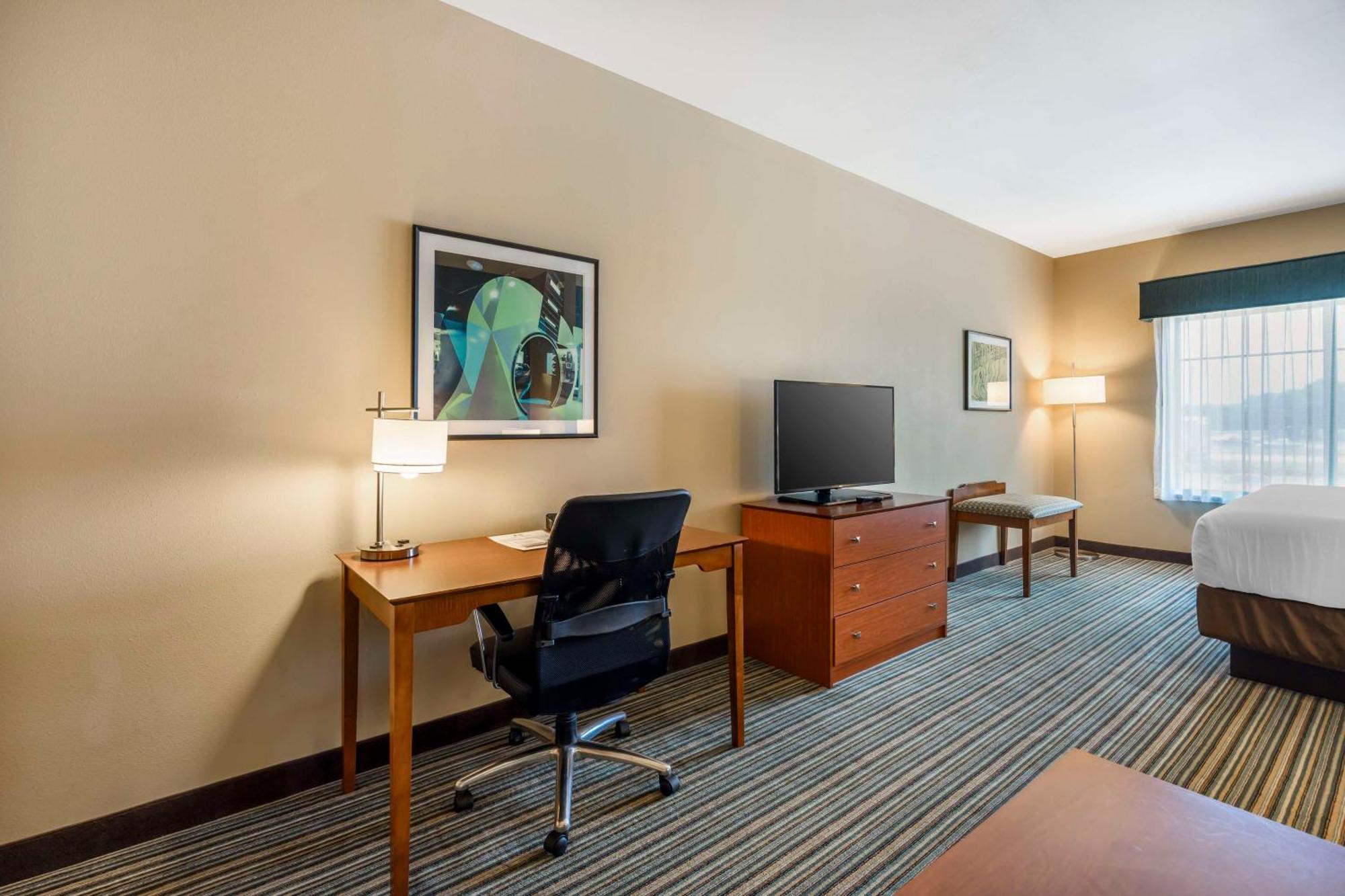 Best Western Plus Tuscumbia/Muscle Shoals Hotel & Suites Exterior photo