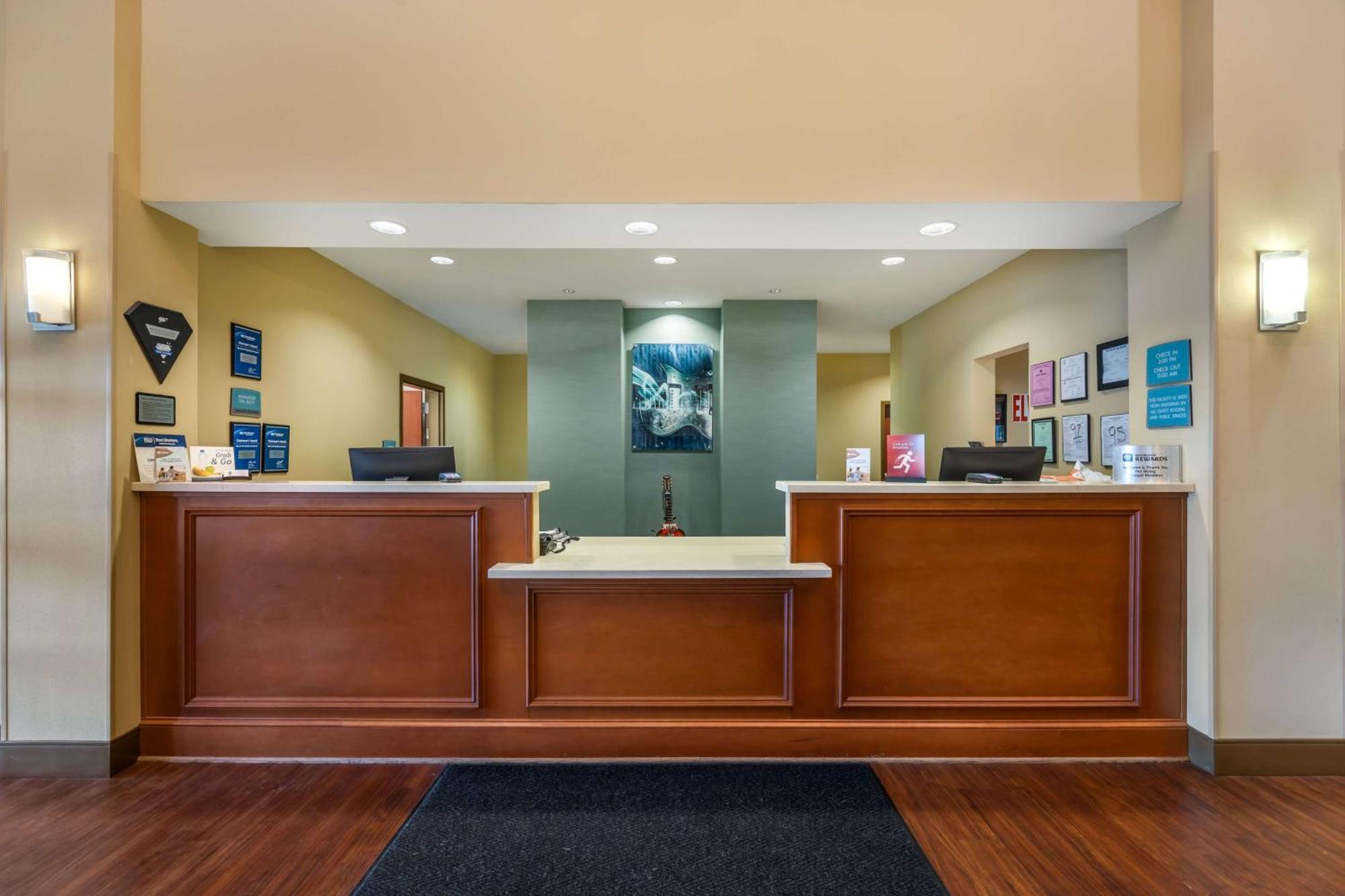 Best Western Plus Tuscumbia/Muscle Shoals Hotel & Suites Exterior photo