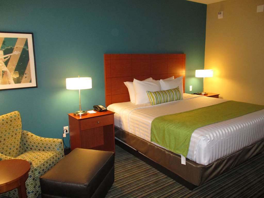 Best Western Plus Tuscumbia/Muscle Shoals Hotel & Suites Room photo